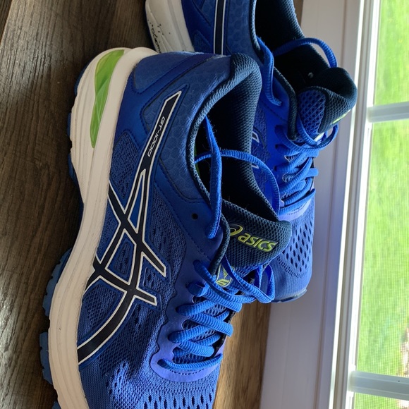 Like new ASICS. - Picture 3 of 7